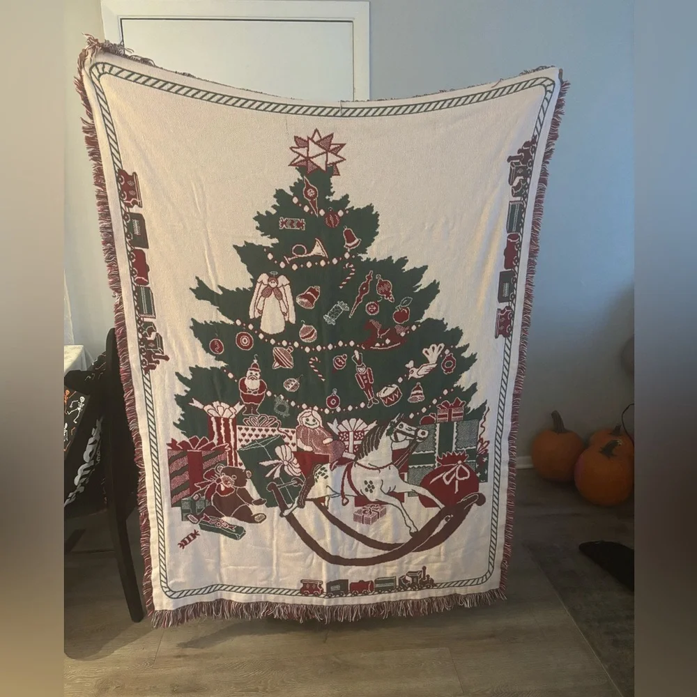 vintage Christmas tapestry throw blanket red and green